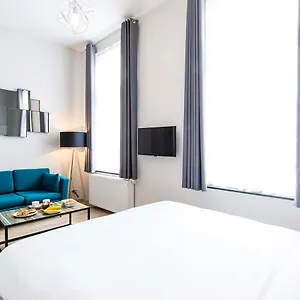  Apartment Urban Schuman